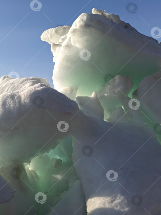 Скачать Морской пейзаж с льдинами фотосток Ozero