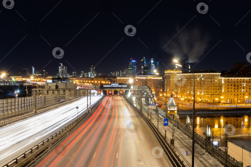 Скачать Новоандреевский мост ночью, Москва. фотосток Ozero