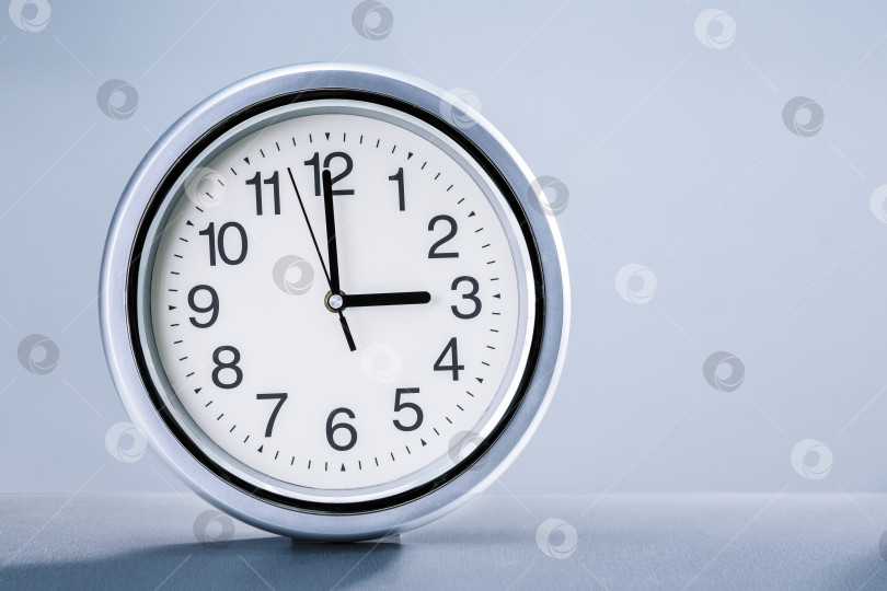 Скачать Часы, концепция тайм-менеджмента, планирование времени. фотосток Ozero