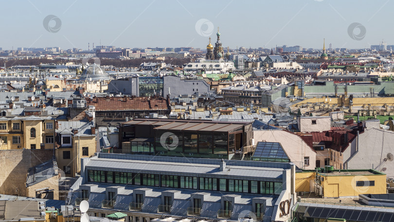 Скачать Панорамный вид сверху на крыши Санкт-Петербурга. фотосток Ozero