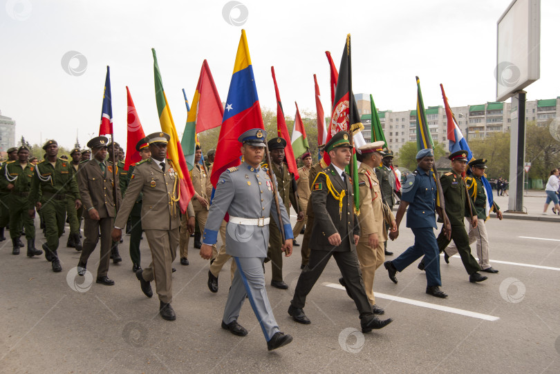 Скачать Тюмень, Россия, 9 мая 2019: Иностранные военные - участники Парада Победы 9 мая фотосток Ozero