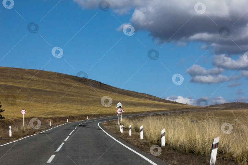 Скачать Дорога в степи фотосток Ozero