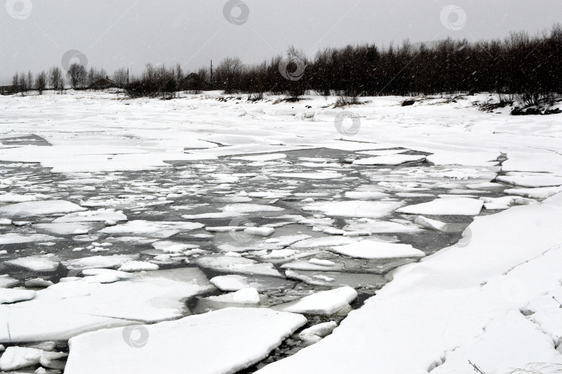 Скачать Кандалакшский залив Белого моря весной. фотосток Ozero