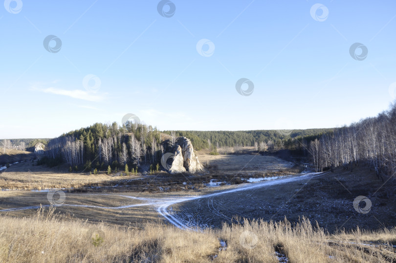 Скачать Кашинское городище на реке Кунаре весной фотосток Ozero