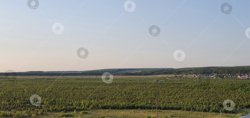 Скачать Вид с высоты на поле, коттеджный поселок фотосток Ozero