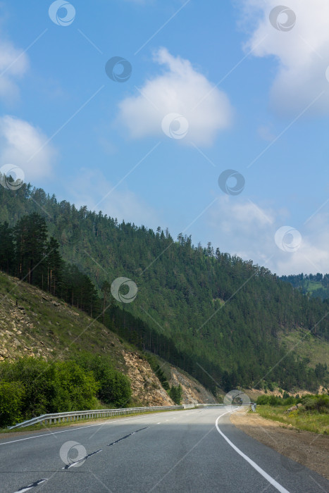 Скачать асфальтированная дорога в горах, фотография в качестве фона, цифровое изображение фотосток Ozero