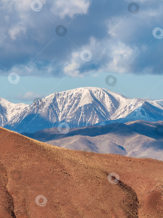 Скачать разноцветный природный фон красочной высокогорной долины фотосток Ozero