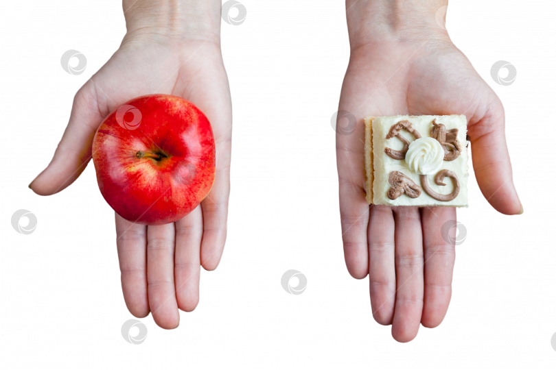 Скачать Выбор между спелым красным яблоком и тортом с кремом (концепция) фотосток Ozero