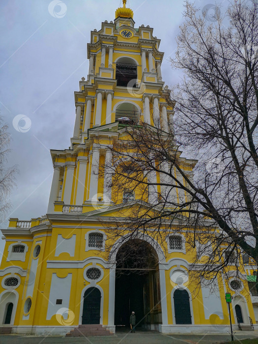 Скачать Колокольня в Новоспасском монастыре в Москве фотосток Ozero