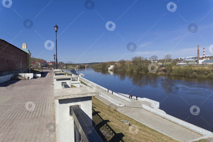 Скачать Набережная Днепра в центре Смоленска, Россия. фотосток Ozero