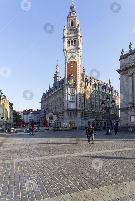 Скачать Высокая часовая башня в Лилле, Франция. фотосток Ozero