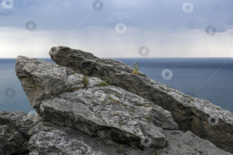 Скачать Глубокие трещины в скалах. фотосток Ozero