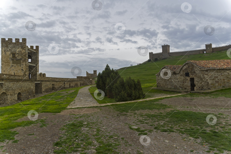 Скачать Генуэзская крепость в Судаке, Крым. фотосток Ozero