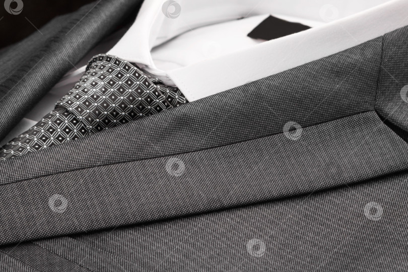 Скачать Классический костюм, рубашка и галстук крупным планом. фотосток Ozero