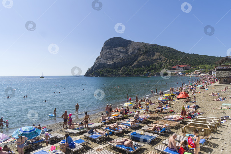 Скачать Пляж на черноморском побережье Крыма фотосток Ozero