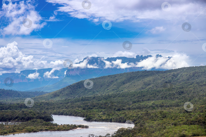 Скачать Тепуи (столовые горы). Национальный парк Канайма фотосток Ozero