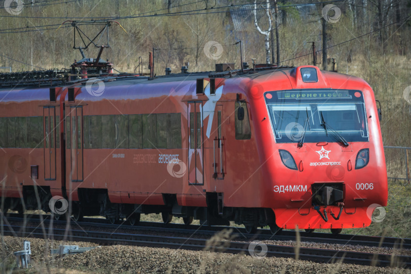 Скачать Московская область, Россия, аэропорт Шереметьево, апрель 2018 года: Красный аэроэкспресс (редакционная статья) фотосток Ozero