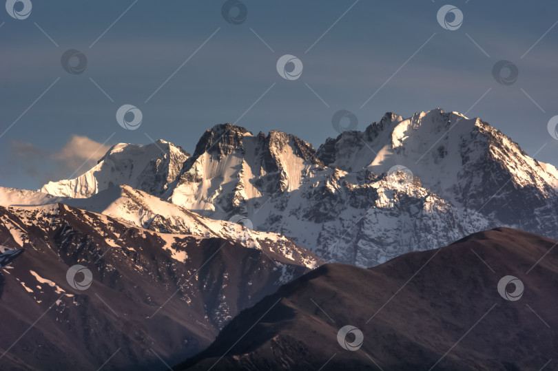 Скачать Горный перевал Тооашуу, Кыргызстан, Весна фотосток Ozero