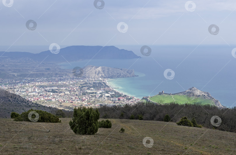 Скачать Вид с вершины горы на море. фотосток Ozero