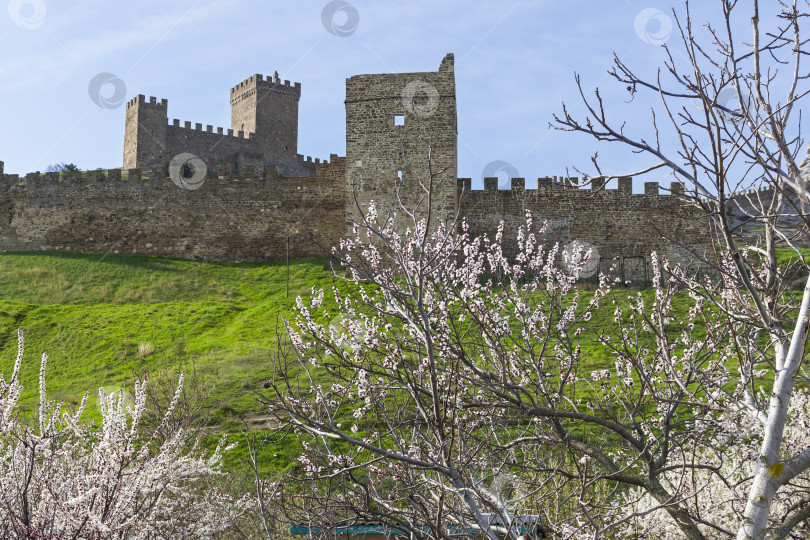 Скачать Генуэзская крепость в Судаке, Крым. фотосток Ozero