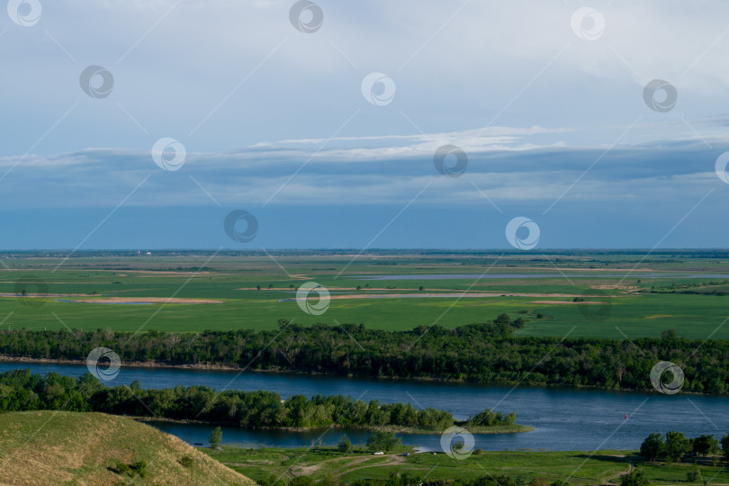 Скачать Весенний пейзаж фотосток Ozero