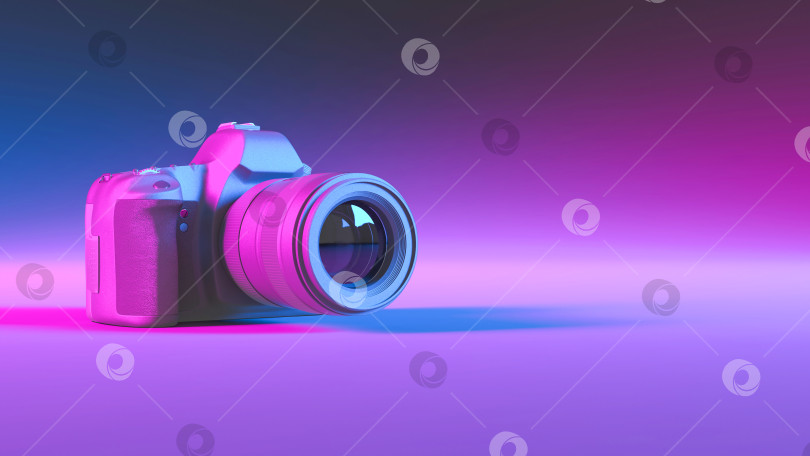 Скачать камера в фиолетовом неоновом освещении крупным планом фотосток Ozero