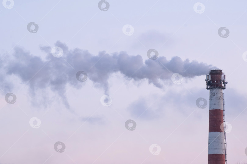 Скачать дымовая труба котельной загрязняет окружающую среду фотосток Ozero