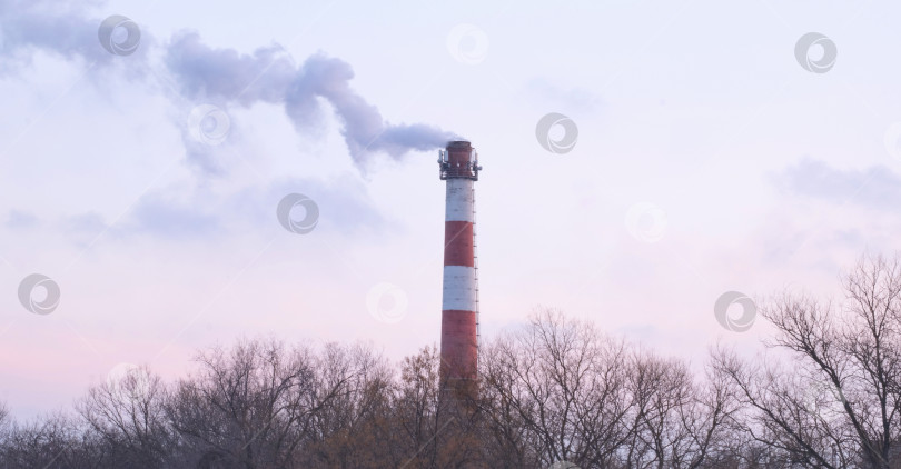 Скачать дымовая труба котельной загрязняет окружающую среду фотосток Ozero