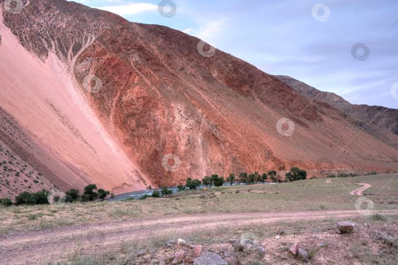 Скачать Горный хребет Кыргызстан. Выборочный обзор фотосток Ozero