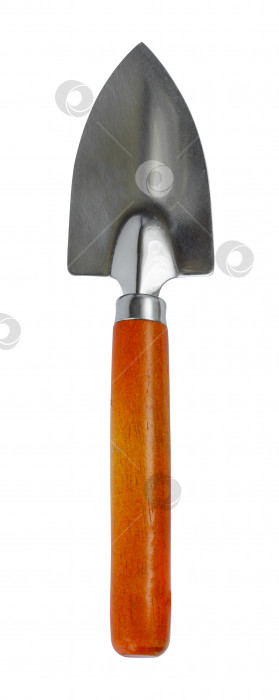 Скачать Небольшой садовый инструмент. Посадочная лопата с деревянной ручкой, выделенная на белом фоне фотосток Ozero