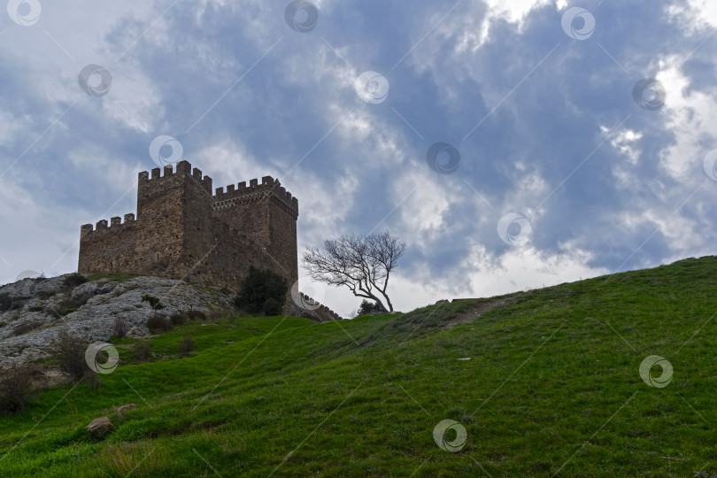 Скачать Цитадель в генуэзской крепости в Судаке, Крым. фотосток Ozero