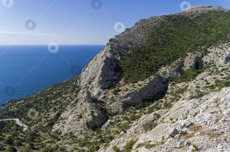 Скачать Горы на побережье Черного моря, Крым. фотосток Ozero