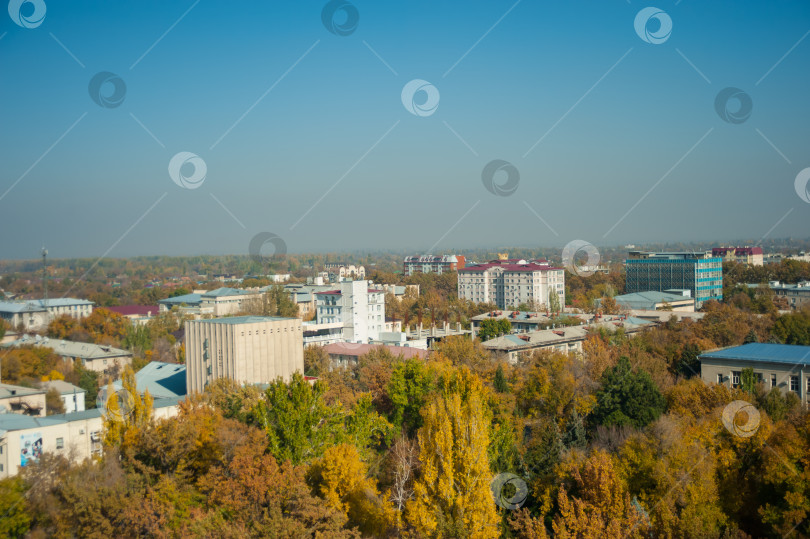 Скачать Город Бишкек в осенний сезон, Кыргызстан фотосток Ozero